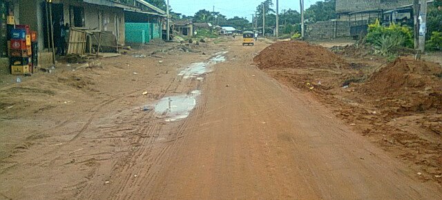 CITIZENS' REPORT: Poor quality of Road construction in Obibiezena.